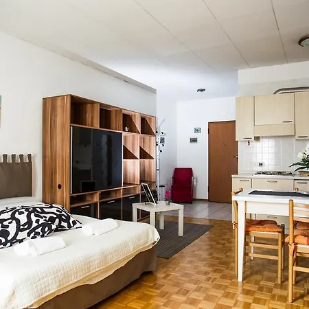 Elle 4 Apartment *